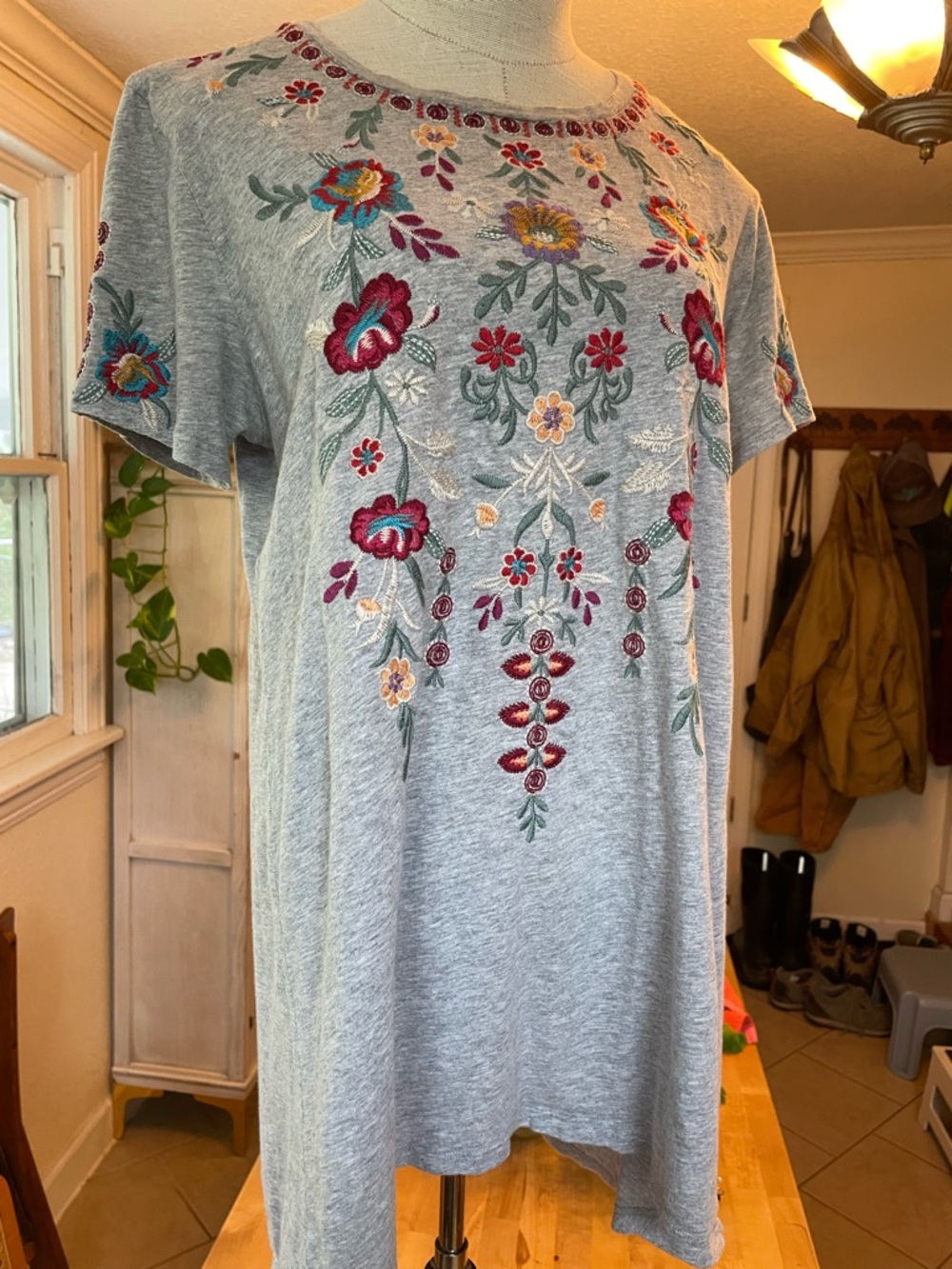 Johnny Was Light Gray Trapeze Tee  with Colorful Floral Embroidery